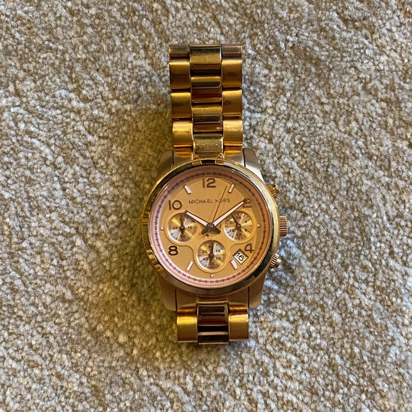 Michael Kors Rose Gold Watch - Picture 3 of 5